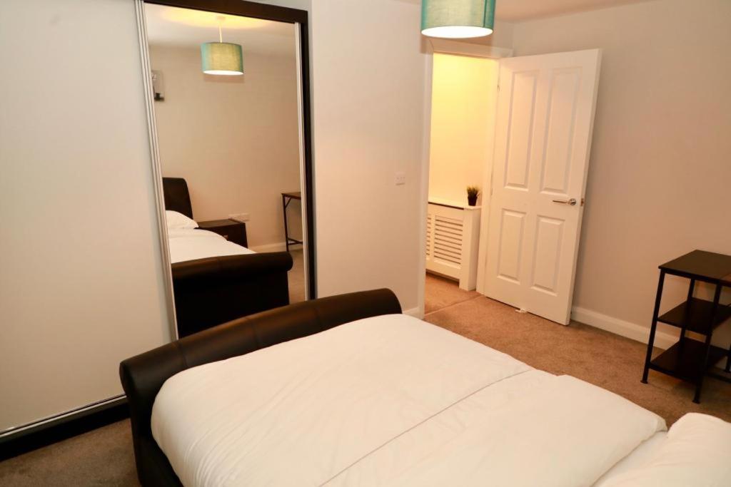 Lovely 2- Bedroom Apartment In 贝尔法斯特 外观 照片