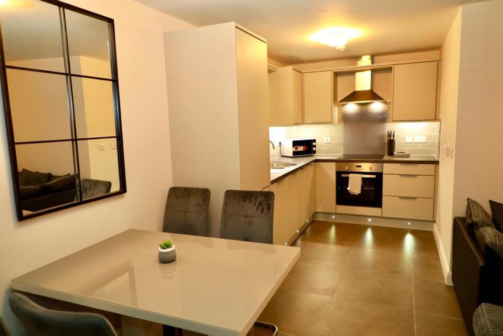 Lovely 2- Bedroom Apartment In 贝尔法斯特 外观 照片