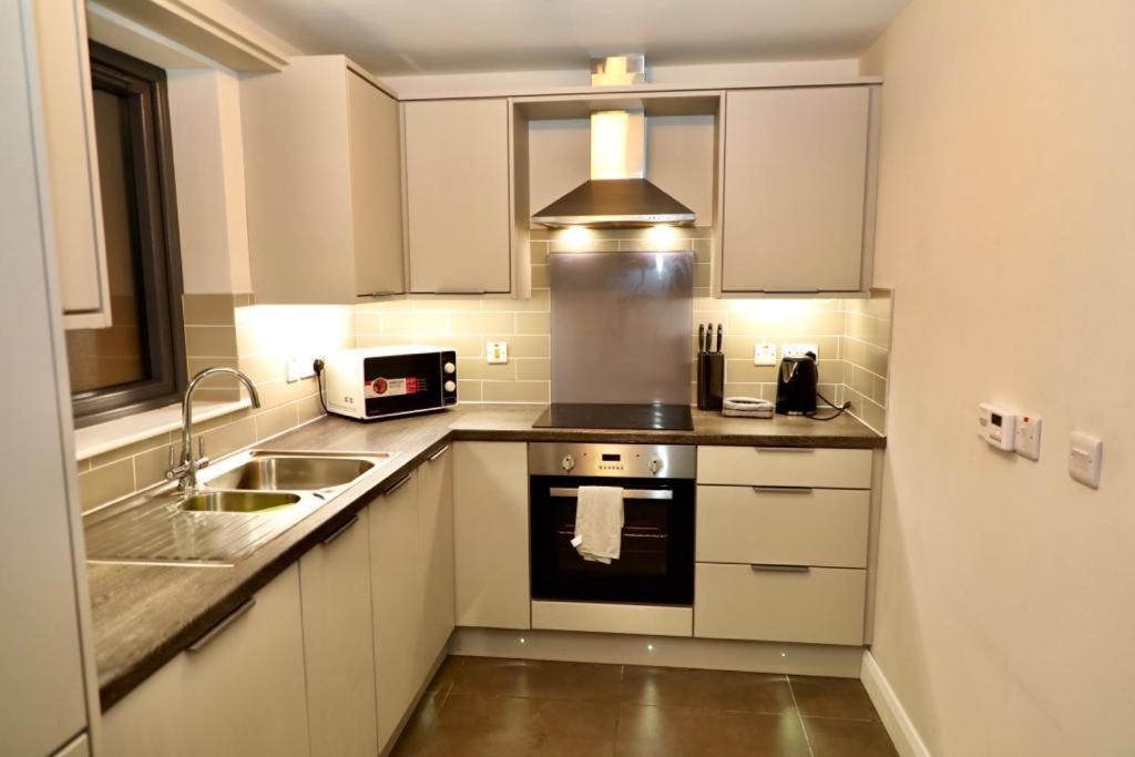 Lovely 2- Bedroom Apartment In 贝尔法斯特 外观 照片