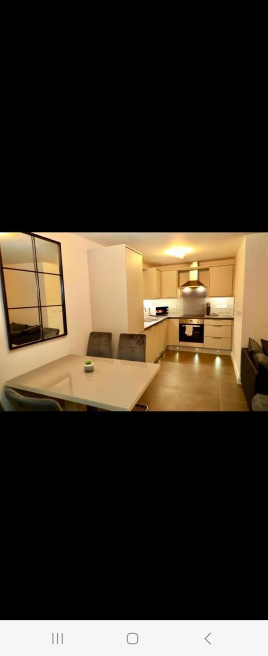 Lovely 2- Bedroom Apartment In 贝尔法斯特 外观 照片